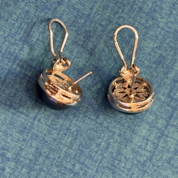 Grey Pearl Style Earring in Bezel Setting - Picture 5 of 9